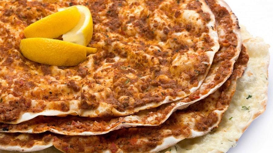غذاهای ایروان ، غذاهای ارمنستان ، نان لواش ارمنی با پنیر