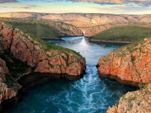 آبشار های افقی استرالیا