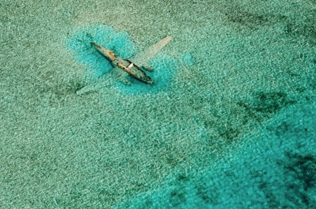 هواپیمایی که در نزدیکی جزیره ی نورمن سقوط کرده است، اگزوما، باهاما