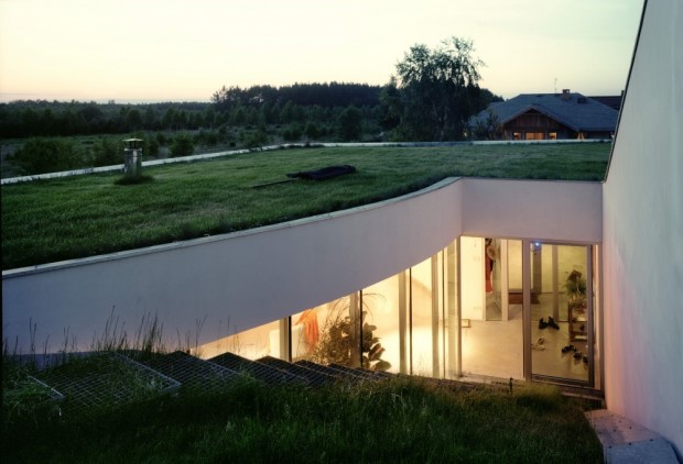 خانه با سقف پوشیده شده از چمن، لهستان