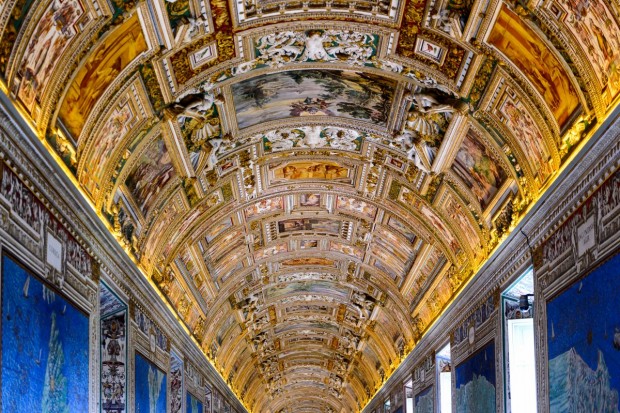 like-the-rest-of-the-vatican-the-citys-museums-are-filled-with-colorful-frescoes-heres-the-hall-of-maps-620x413.jpg