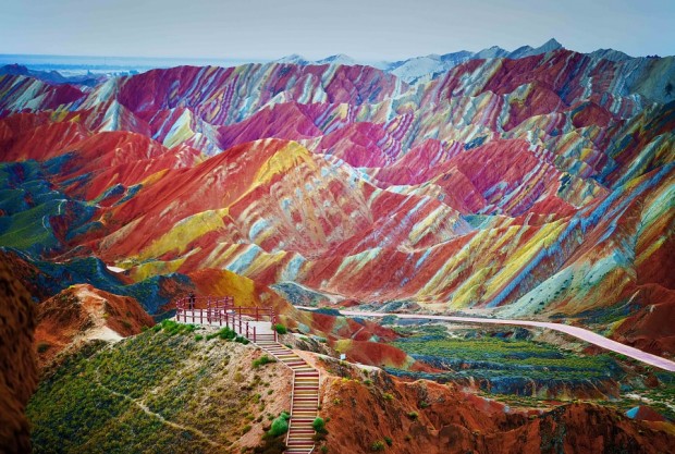 کوه رنگین کمان در پارک ملی زمین شناسی Zhangye و Danxia چین