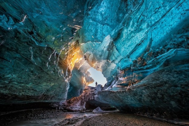 غارهای یخی درخشان پارک ملی واتناجوکل، ایسلند