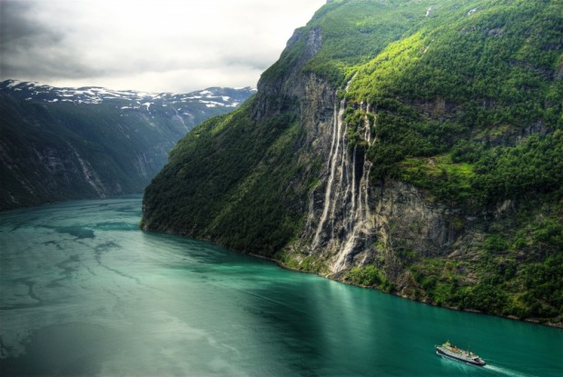آبشار هفت خواهران، گیرانگرفیورد، استان موره اوگ رومسدال، نروژ