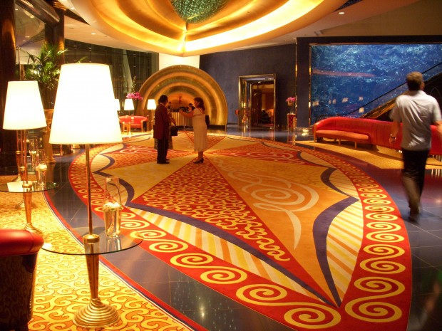 فضای داخلی هتل برج العرب، دبی