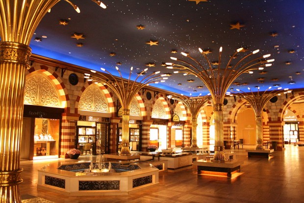 طلا فروشی در مرکز خرید دبی (دبی مال)