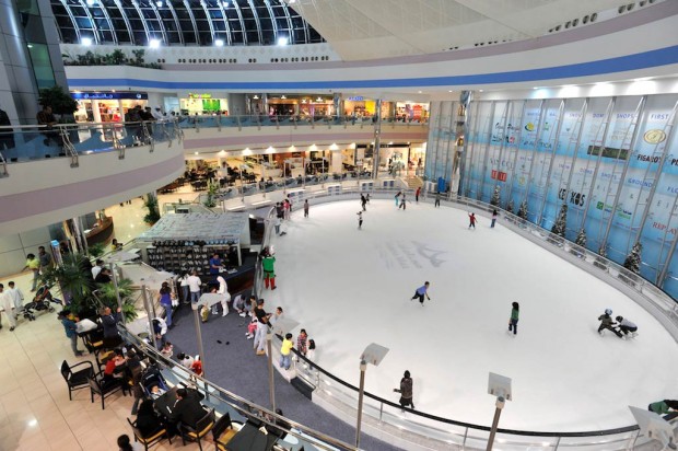 مرکز خرید مارینا، پیست اسکی روی یخ، ابوظبی