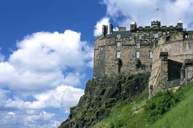 قلعه‌ی ادینبورو در اسکاتلند