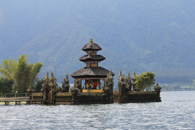 معبد، دریاچه بالی، اندونزی