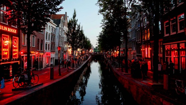 منطقه ی سرخ یا منطقه ی چراغ قرمز، آمستردام، هلند