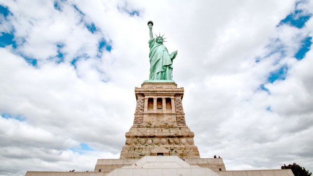 تماشای مجسمه آزادی از رد هوک، بروکلین