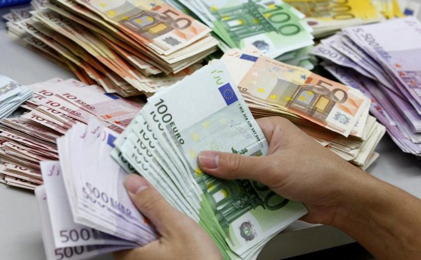 شروع مجدد فروش ارز مسافرتی در شعب منتخب بانک ملی ایران